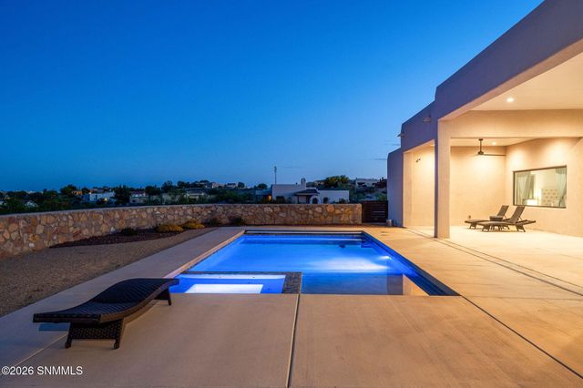 7050 Calle Estancias, Las Cruces, NM 88007