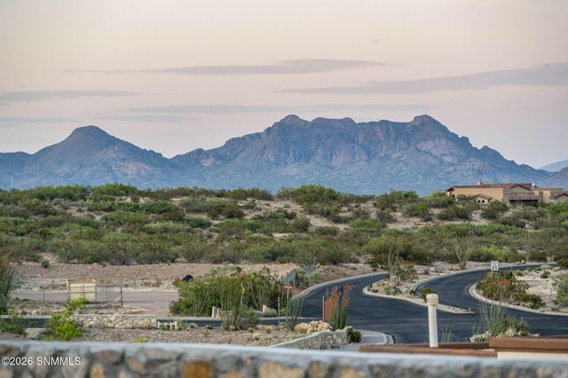 7050 Calle Estancias, Las Cruces, NM 88007
