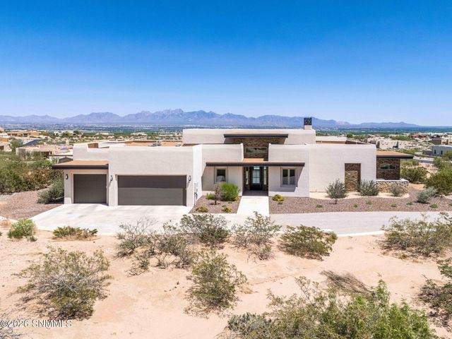 7050 Calle Estancias, Las Cruces, NM 88007