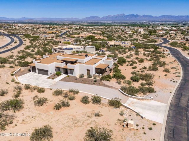 7050 Calle Estancias, Las Cruces, NM 88007