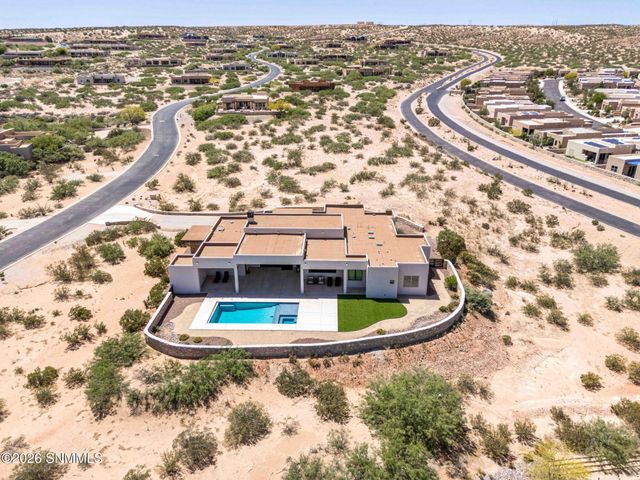 7050 Calle Estancias, Las Cruces, NM 88007