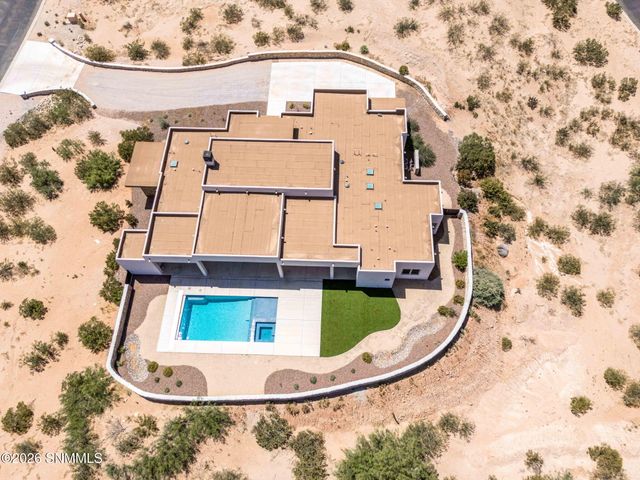 7050 Calle Estancias, Las Cruces, NM 88007