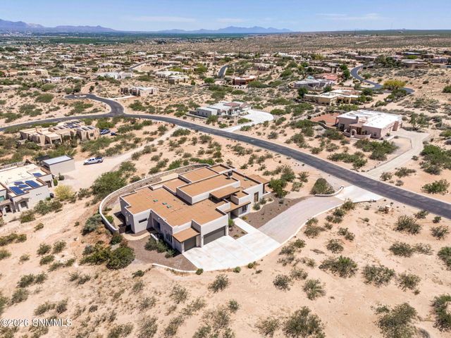 7050 Calle Estancias, Las Cruces, NM 88007