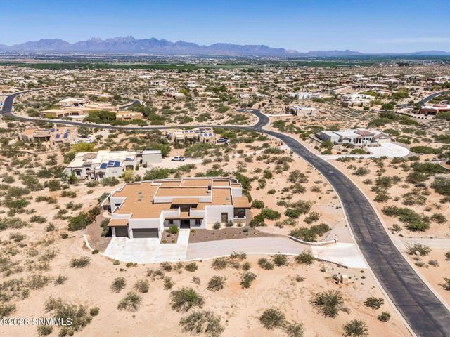 7050 Calle Estancias, Las Cruces, NM 88007