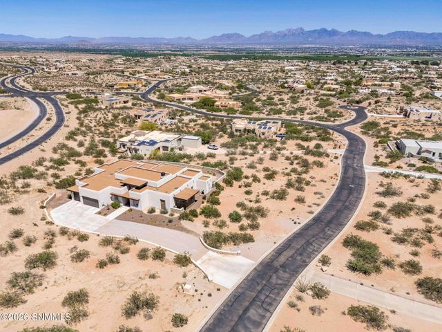 7050 Calle Estancias, Las Cruces, NM 88007