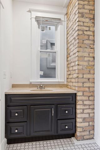 2125 Harriet Avenue, Minneapolis, MN 55405