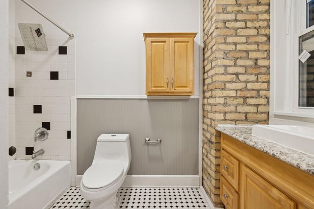 2125 Harriet Avenue, Minneapolis, MN 55405