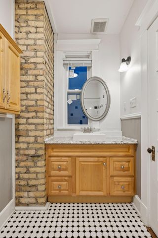 2125 Harriet Avenue, Minneapolis, MN 55405