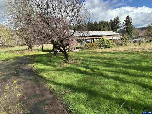 26622 Fudge Rd, Alsea, OR 97324