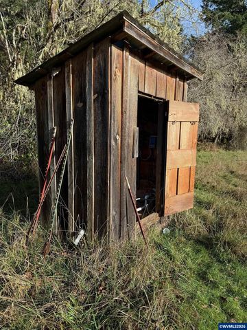 26622 Fudge Rd, Alsea, OR 97324