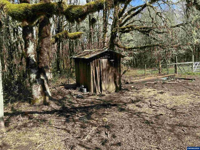 26622 Fudge Rd, Alsea, OR 97324