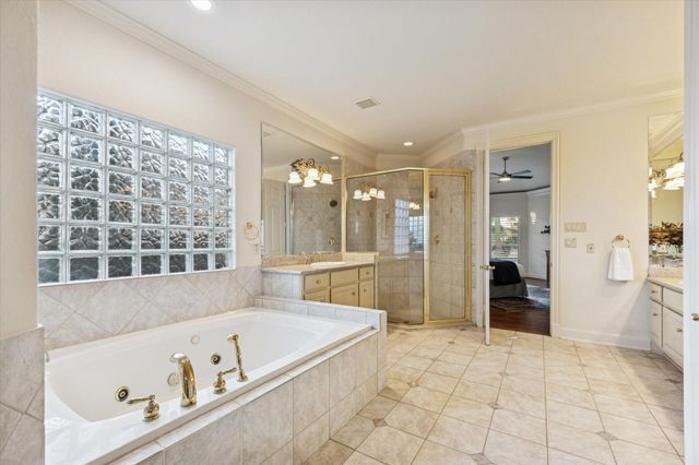 1902 Emerald Cove, Houston, TX 77077