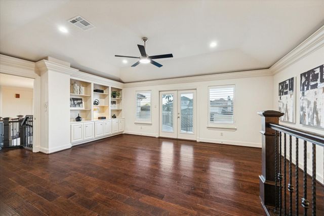 1902 Emerald Cove, Houston, TX 77077