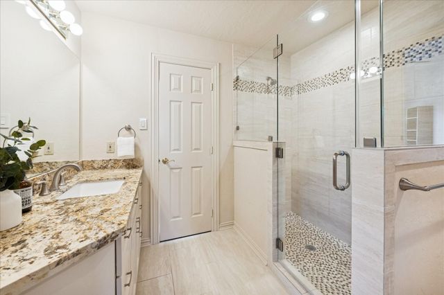 1902 Emerald Cove, Houston, TX 77077