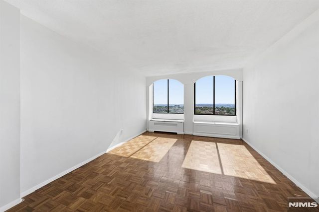 200 Winston Drive 2120, Cliffside Park, NJ 07010