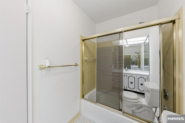 200 Winston Drive 2120, Cliffside Park, NJ 07010