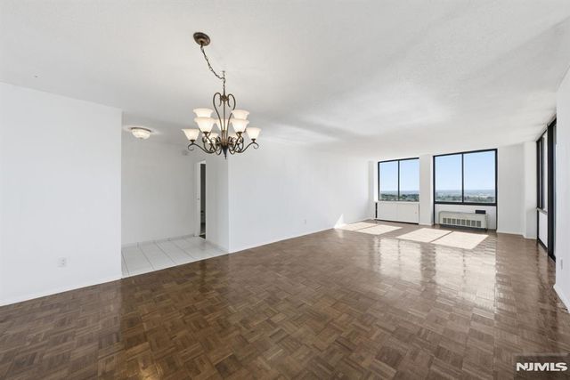 200 Winston Drive 2120, Cliffside Park, NJ 07010