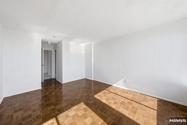 200 Winston Drive 2120, Cliffside Park, NJ 07010