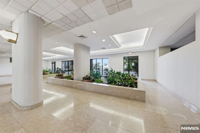 200 Winston Drive 2120, Cliffside Park, NJ 07010
