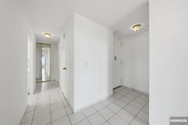200 Winston Drive 2120, Cliffside Park, NJ 07010