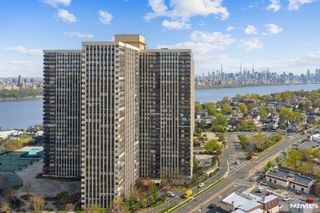 200 Winston Drive 2120, Cliffside Park, NJ 07010