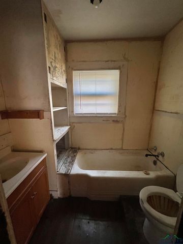 280 MAIN ST, Avinger, TX 75630