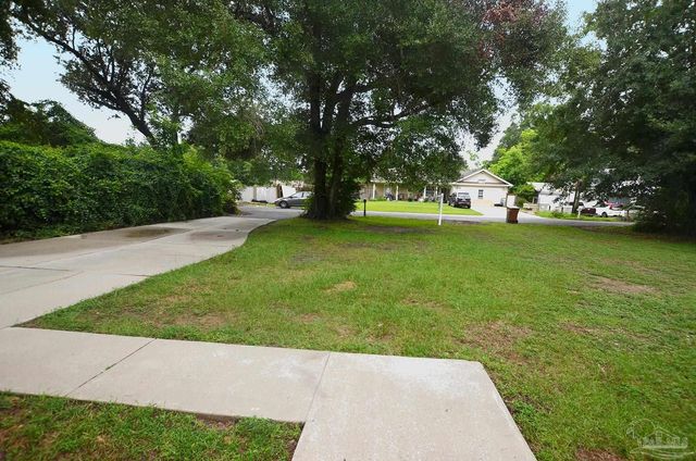 4251 Linda St, Pace, FL 32571