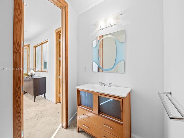 450 Victoria Ter, Fort Lauderdale, FL 33301