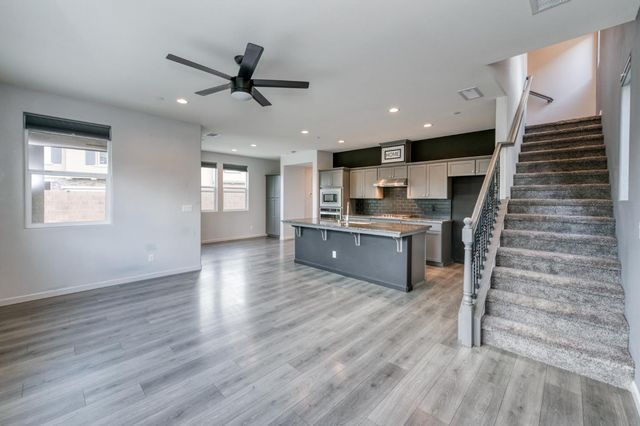 5402 W Santa Barbara Drive, Fresno, CA 93722