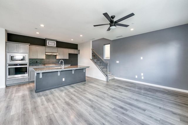 5402 W Santa Barbara Drive, Fresno, CA 93722
