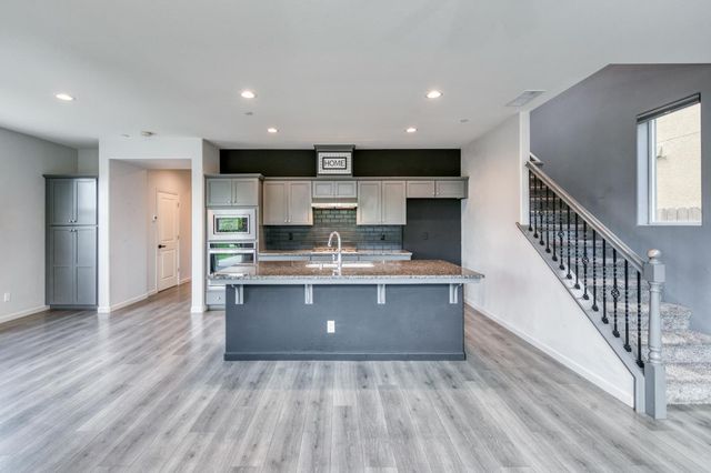 5402 W Santa Barbara Drive, Fresno, CA 93722