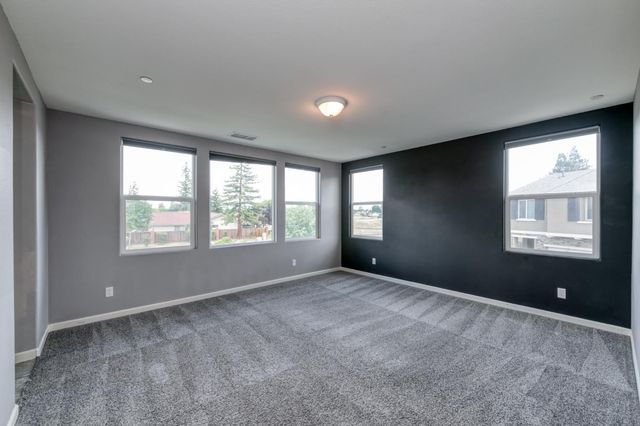 5402 W Santa Barbara Drive, Fresno, CA 93722