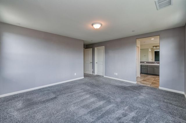 5402 W Santa Barbara Drive, Fresno, CA 93722