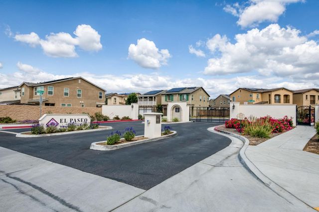 5402 W Santa Barbara Drive, Fresno, CA 93722