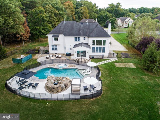 135 PREAKNESS DR, Mullica Hill, NJ 08062