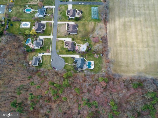 135 PREAKNESS DR, Mullica Hill, NJ 08062