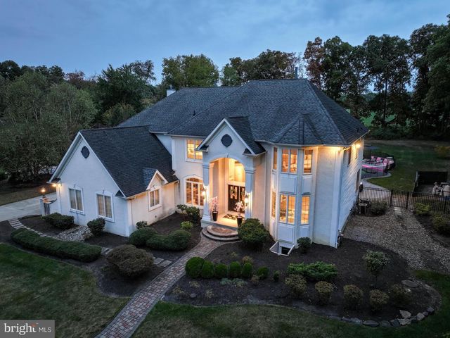 135 PREAKNESS DR, Mullica Hill, NJ 08062