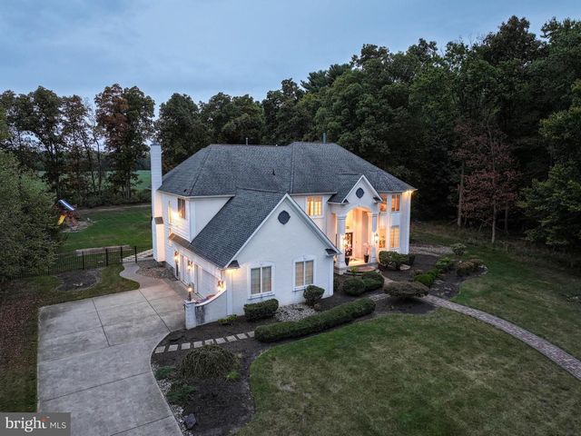 135 PREAKNESS DR, Mullica Hill, NJ 08062
