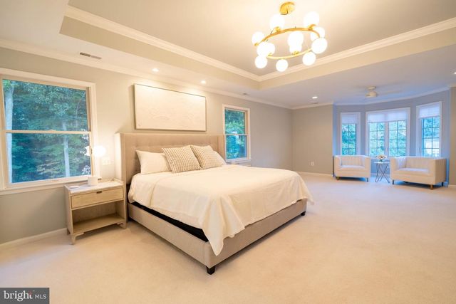 135 PREAKNESS DR, Mullica Hill, NJ 08062