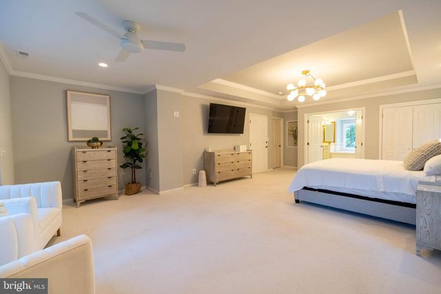 135 PREAKNESS DR, Mullica Hill, NJ 08062