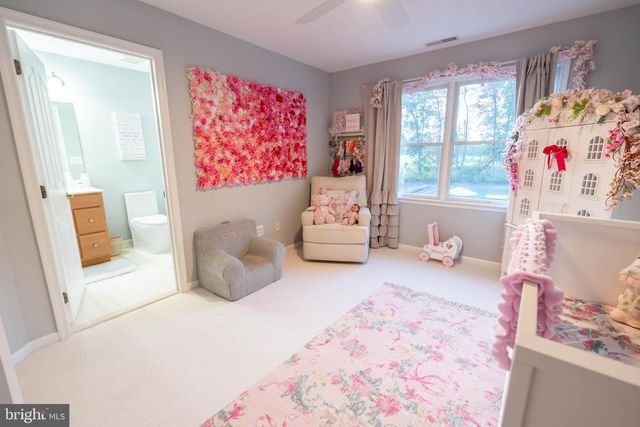 135 PREAKNESS DR, Mullica Hill, NJ 08062