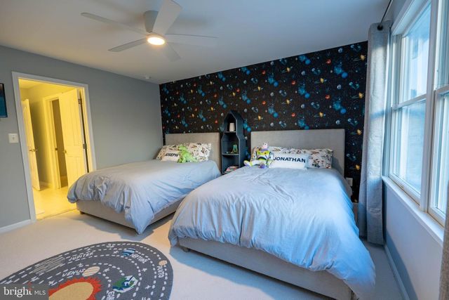 135 PREAKNESS DR, Mullica Hill, NJ 08062