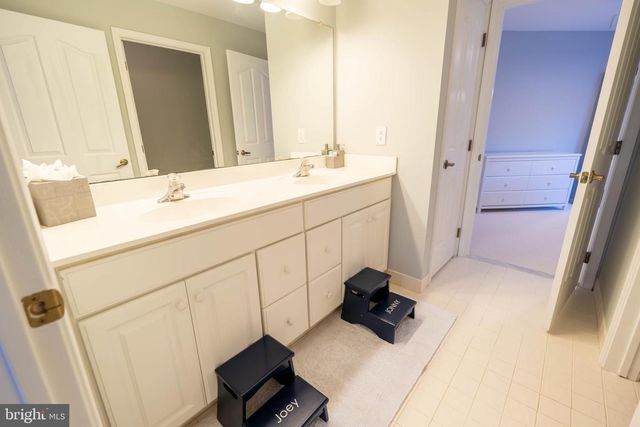 135 PREAKNESS DR, Mullica Hill, NJ 08062