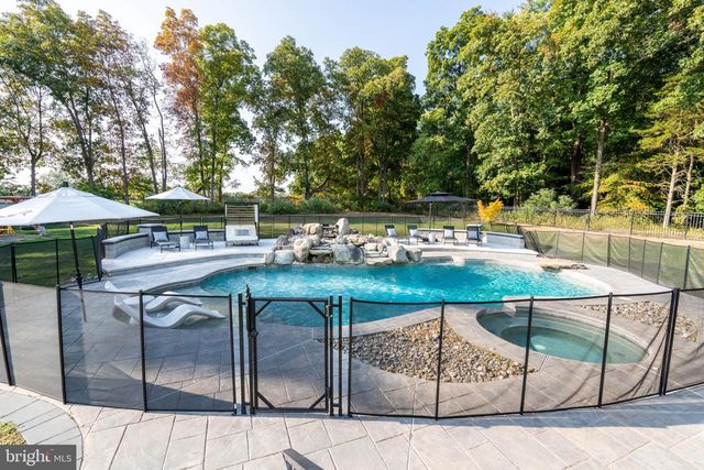 135 PREAKNESS DR, Mullica Hill, NJ 08062