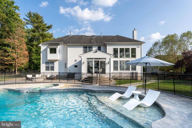 135 PREAKNESS DR, Mullica Hill, NJ 08062