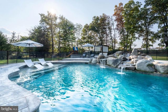 135 PREAKNESS DR, Mullica Hill, NJ 08062