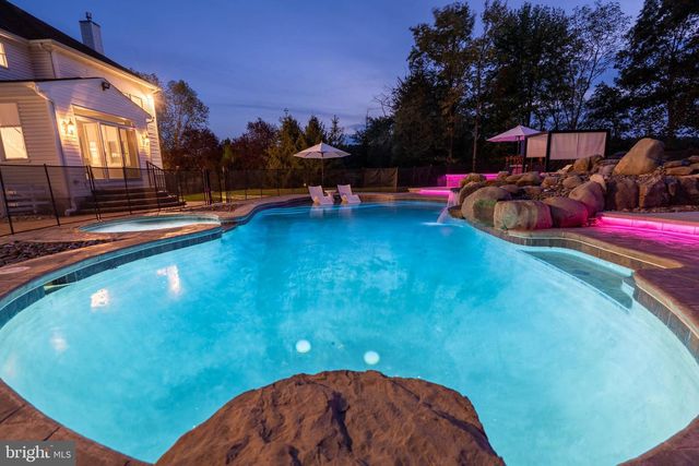 135 PREAKNESS DR, Mullica Hill, NJ 08062