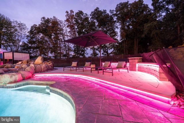 135 PREAKNESS DR, Mullica Hill, NJ 08062