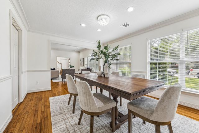 5152 Huckleberry Circle, Houston, TX 77056