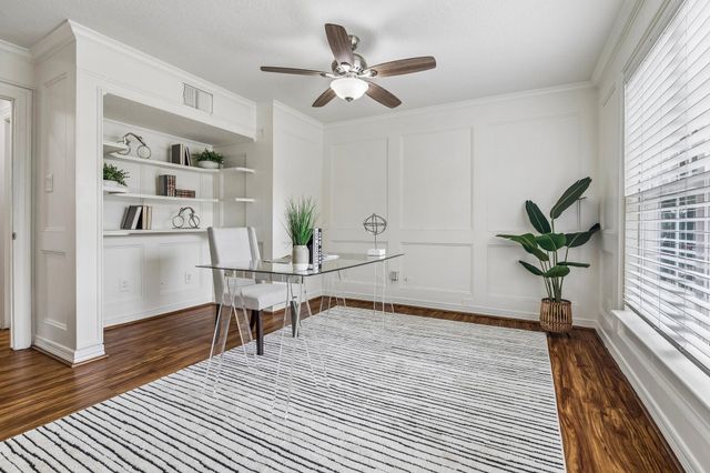 5152 Huckleberry Circle, Houston, TX 77056